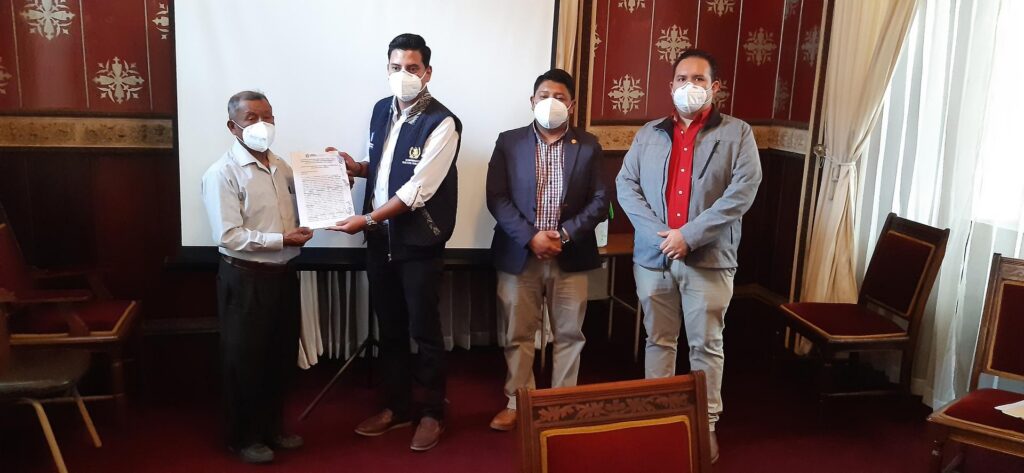 FIRMA DE CONVENIOS DE PROYECTOS CON LA MUNICIPALIDAD DE ALMOLONGA